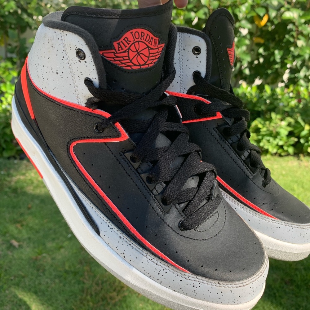 Nike Air Jordan Mid Size 6.5Y Red/Black/Cement